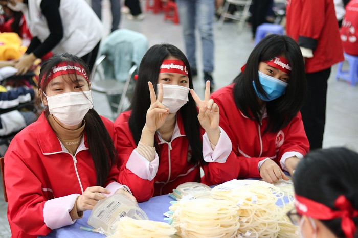 Sinh viên Đại học Y dược Thái Nguyên: Giọt máu cho đi là giọt máu còn mãi ảnh 2