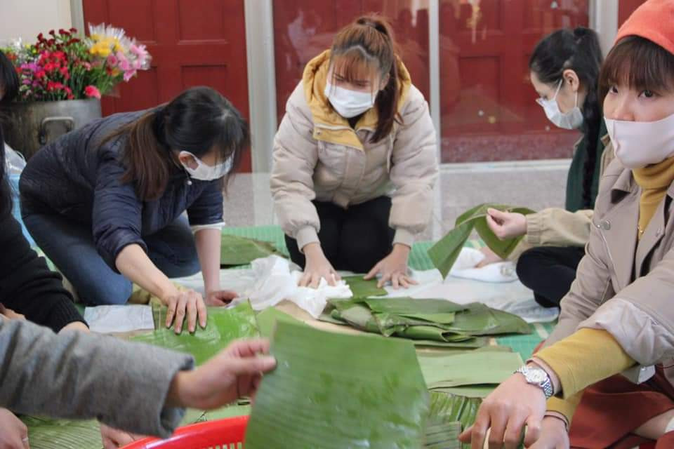 Lao động Việt Nam ở nước ngoài ăn Tết ra sao? ảnh 3