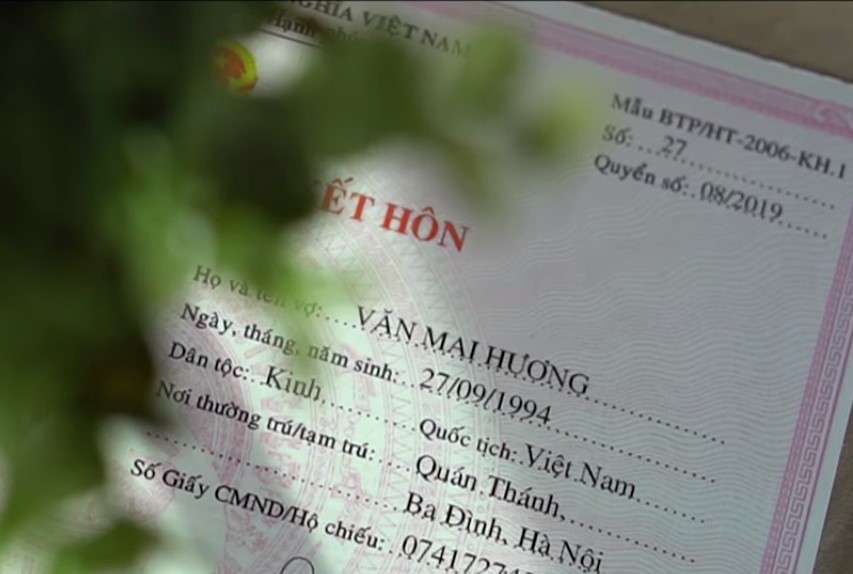 Hậu 'lừa' cưới, Văn Mai Hương ‘khóa môi’ Đồng Ánh Quỳnh đắm đuối gây sốc ảnh 11