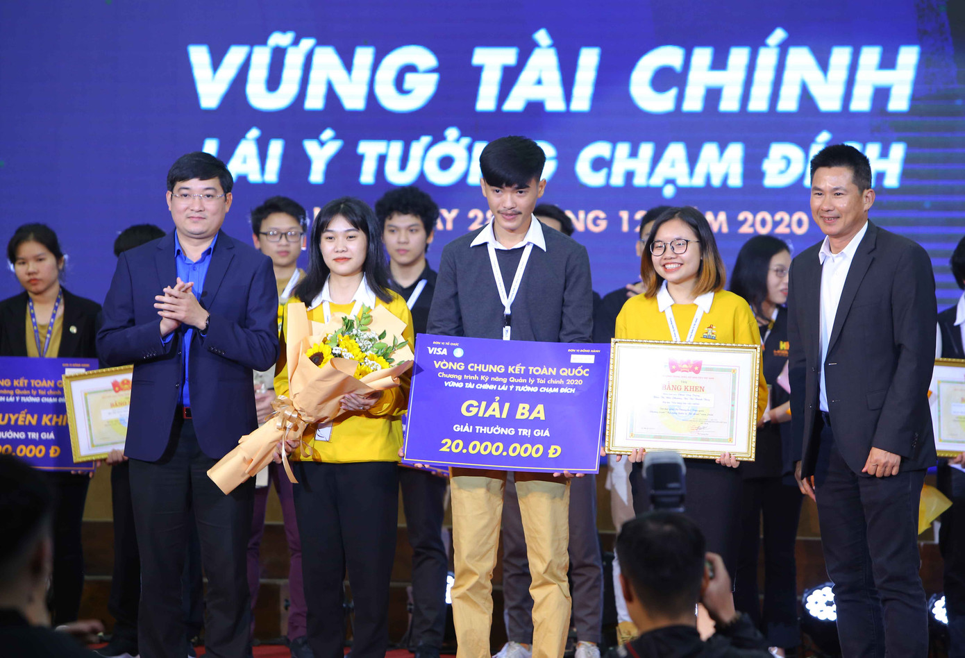 Nam sinh Ngoại thương giành giải Nhất Kỹ năng quản lý tài chính 2020 ảnh 7
