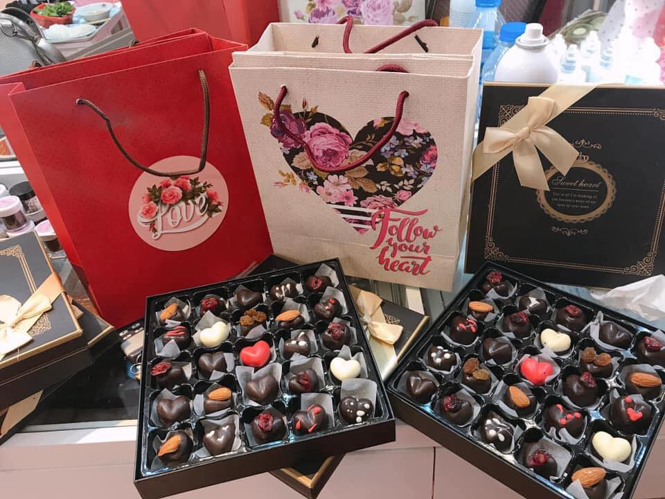 Sợ dịch Covid-19, giới trẻ ngại ra đường ngày Valentine ảnh 3