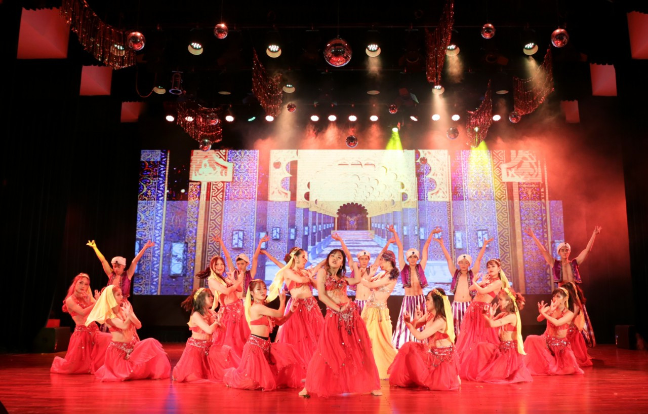 Tuổi trẻ ĐH Kinh tế Quốc dân: Cháy mãi lên ngọn lửa đam mê. ảnh 3