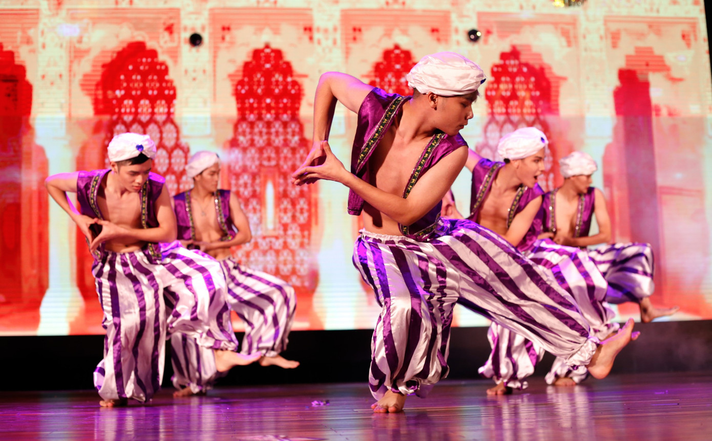 Tuổi trẻ ĐH Kinh tế Quốc dân: Cháy mãi lên ngọn lửa đam mê. ảnh 6