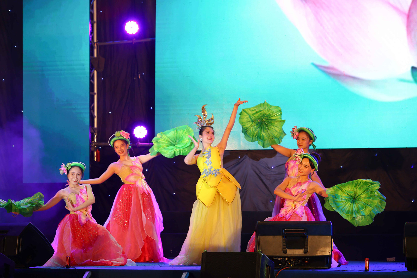 Vinh danh 199 'Sinh viên 5 tốt' ảnh 3