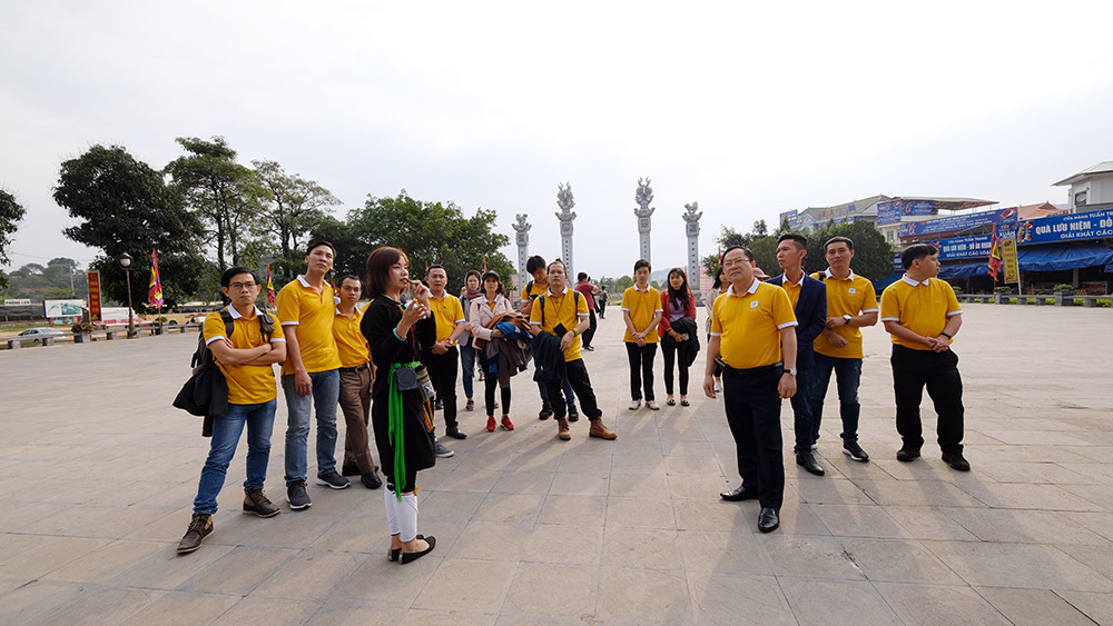 Gương mặt trẻ Việt Nam tiêu biểu tham quan khu di tích danh thắng Tây Thiên ảnh 3