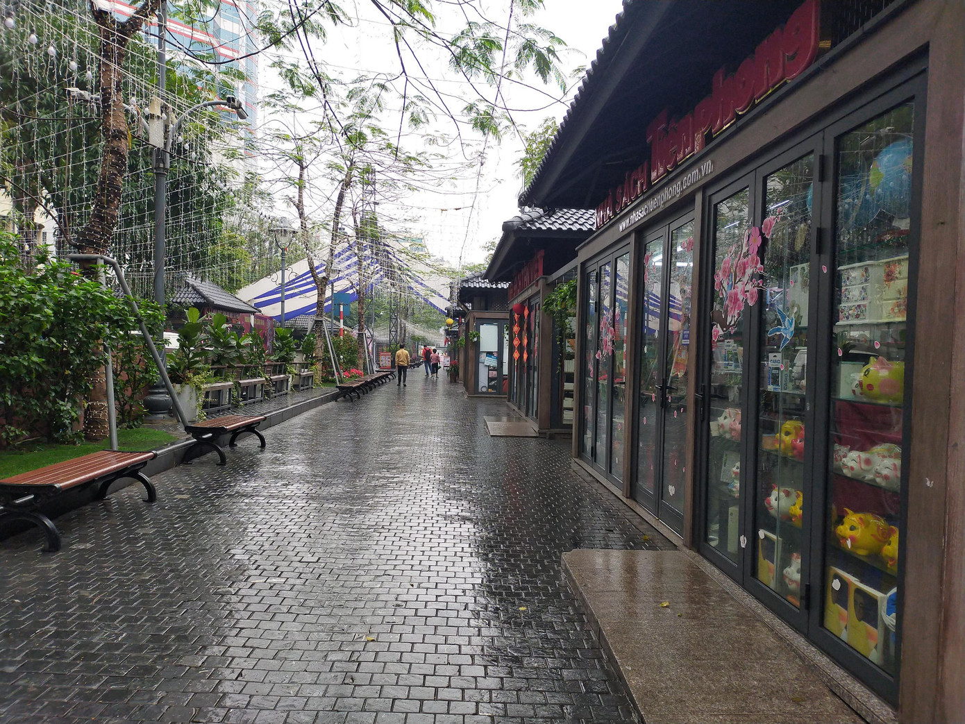 Sợ dịch Covid-19, giới trẻ ngại ra đường ngày Valentine ảnh 5