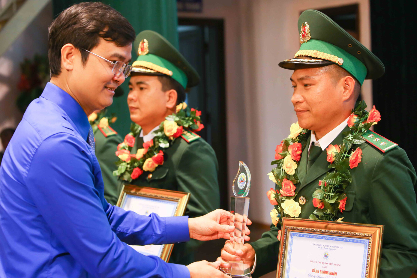 Tuyên dương 10 gương mặt trẻ Bộ đội Biên phòng ảnh 3