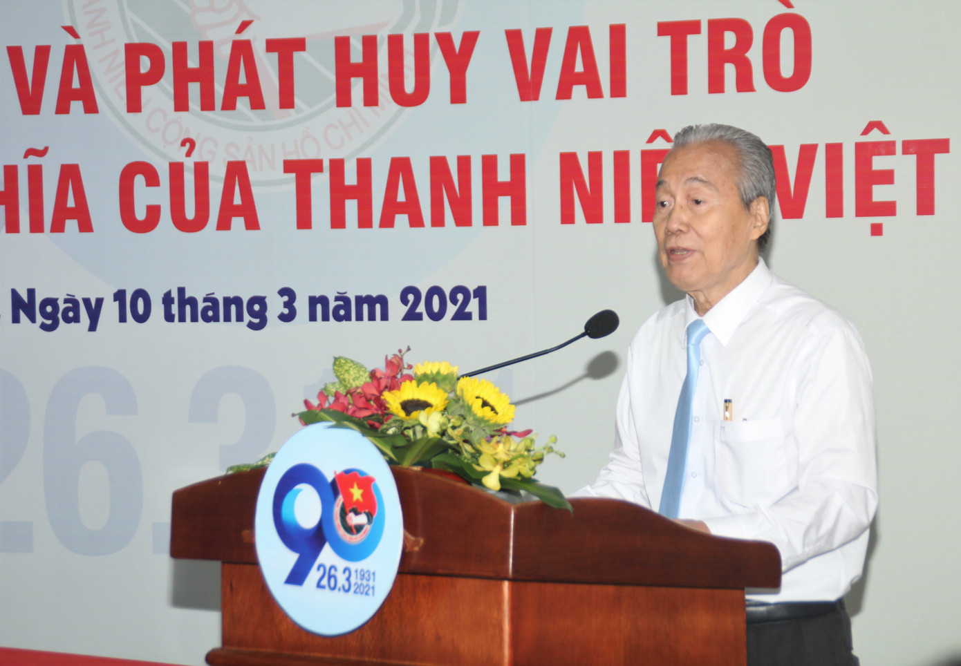 Sống sao không lãng phí tuổi trẻ, không xấu hổ với tương lai ảnh 1