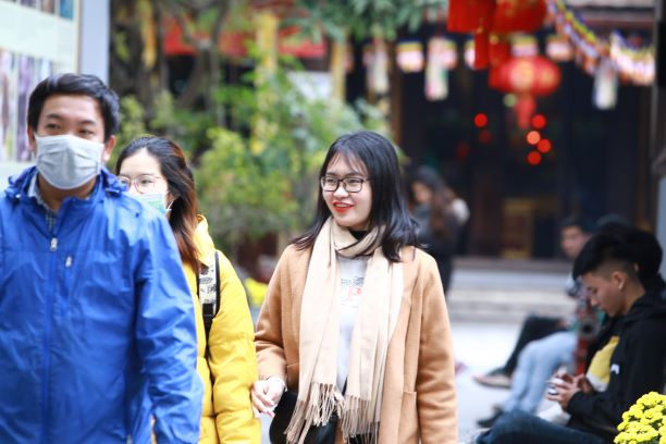 Bạn trẻ đến chùa Hà cầu tình duyên trước ngày Valentine ảnh 7