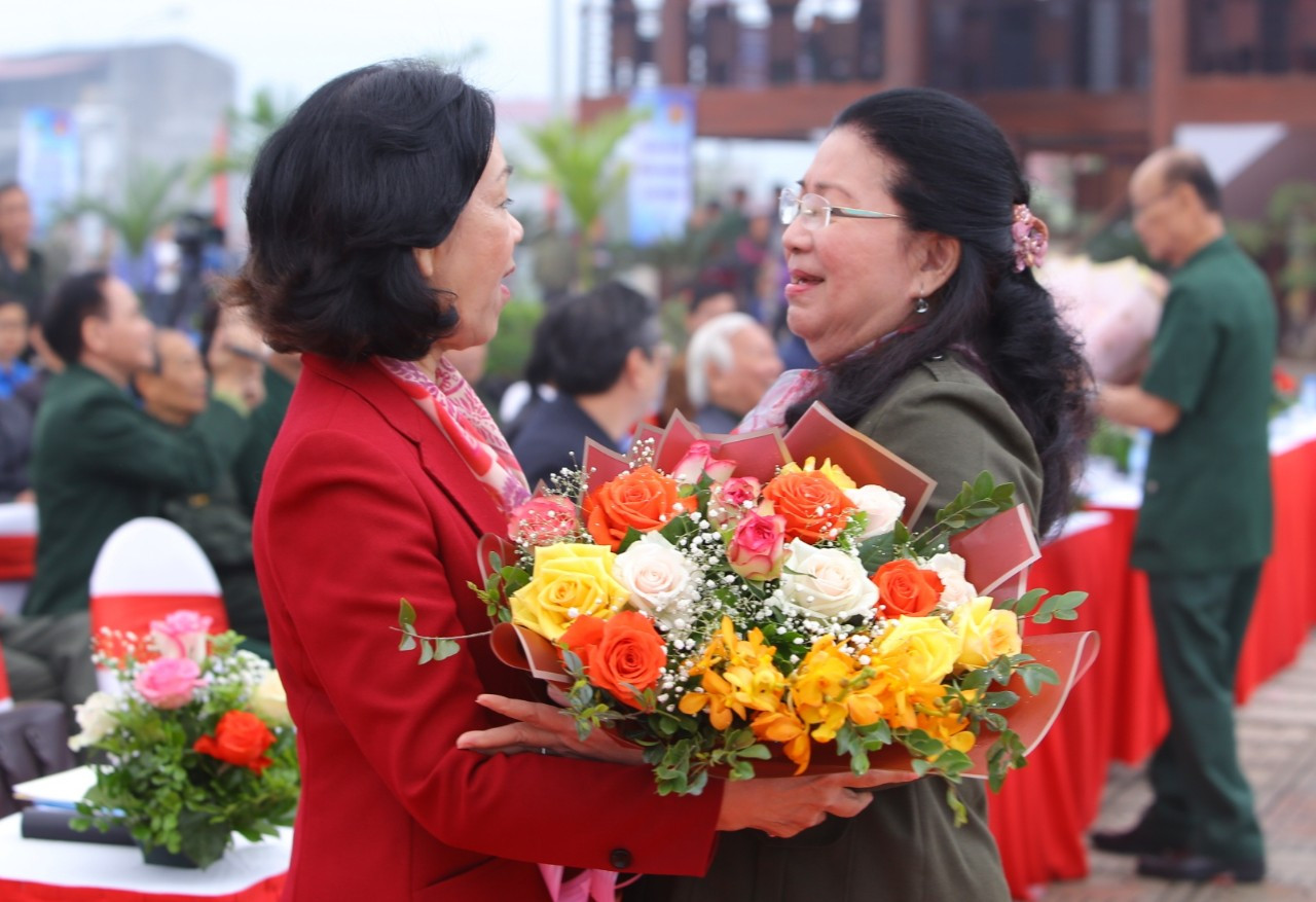 Kỷ niệm 70 năm ngày Bác Hồ tặng thơ Thanh niên xung phong ảnh 4