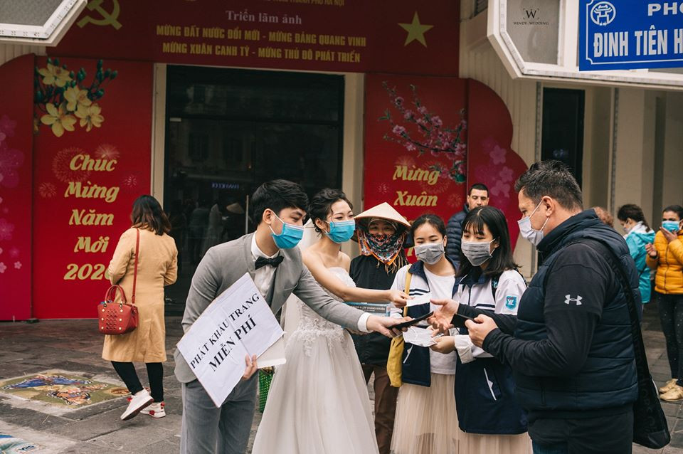 Ấn tượng ảnh cưới tặng khẩu trang 'chống corona' của đôi trẻ 9x ảnh 11