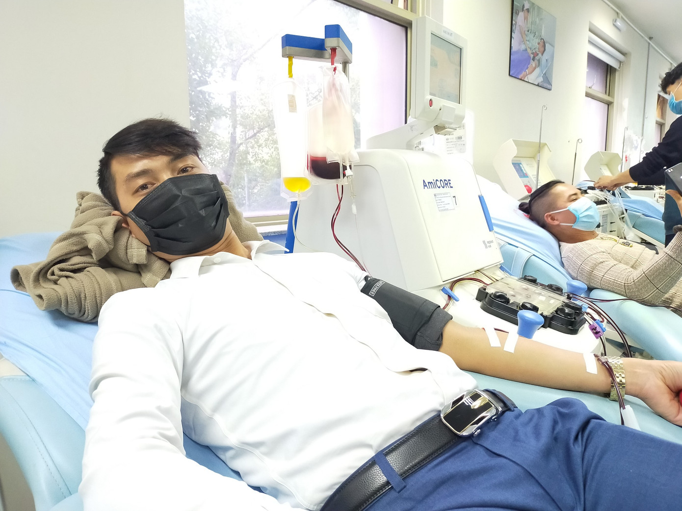 Bệnh viện thiếu máu, bạn trẻ không ngại dịch corona hiến máu tình nguyện ảnh 3