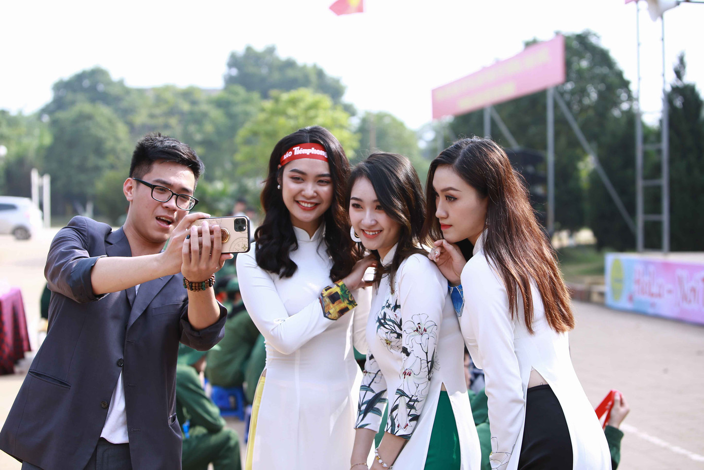 Hàng nghìn ‘chiến sĩ Hola’ tham gia hiến máu tình nguyện ảnh 6