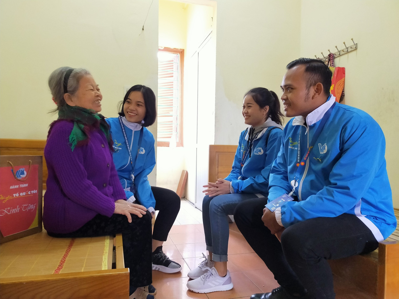 Đại biểu thanh niên tri ân người có công với cách mạng ảnh 2