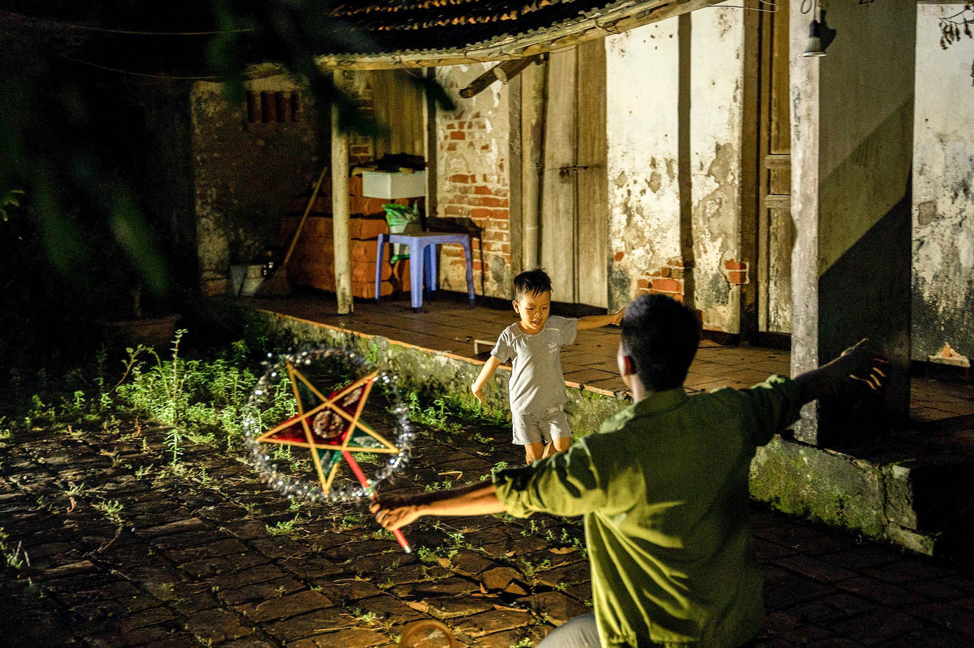 ‘Trung thu nhất định ba sẽ về’ - bộ ảnh cảm động của nhiếp ảnh gia 9x ảnh 12