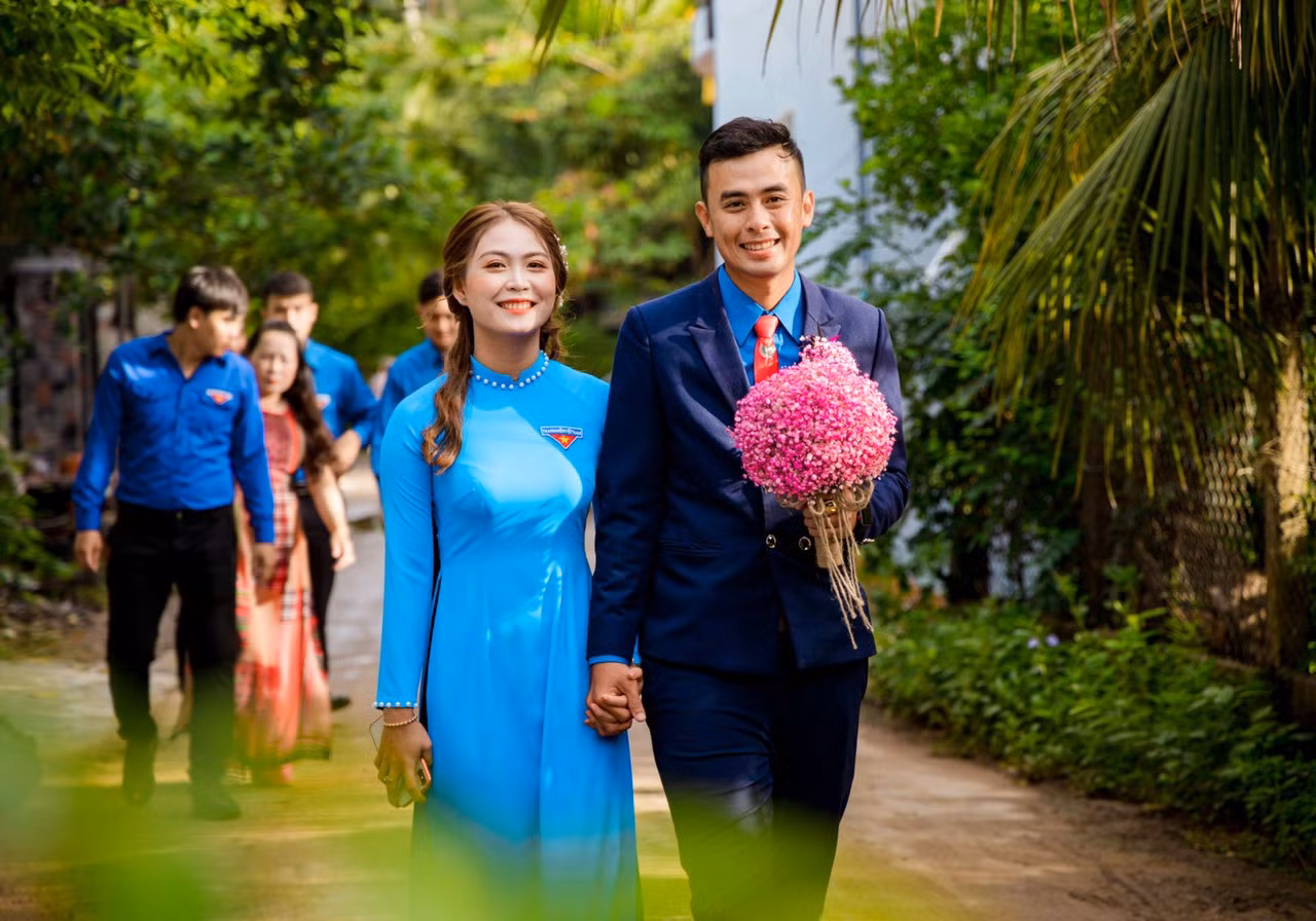 Ảnh cưới độc đáo của cô dâu chú rể là cán bộ Đoàn ảnh 2