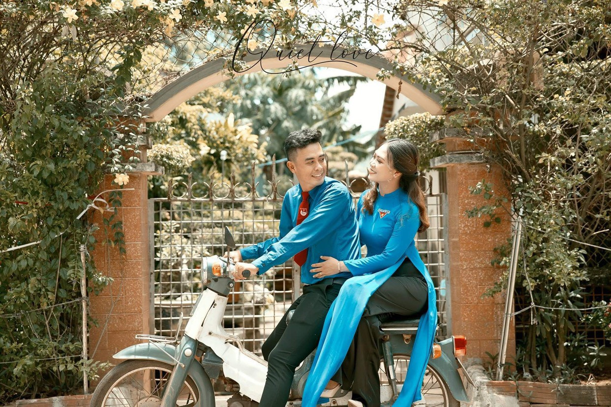 Ảnh cưới độc đáo của cô dâu chú rể là cán bộ Đoàn ảnh 5