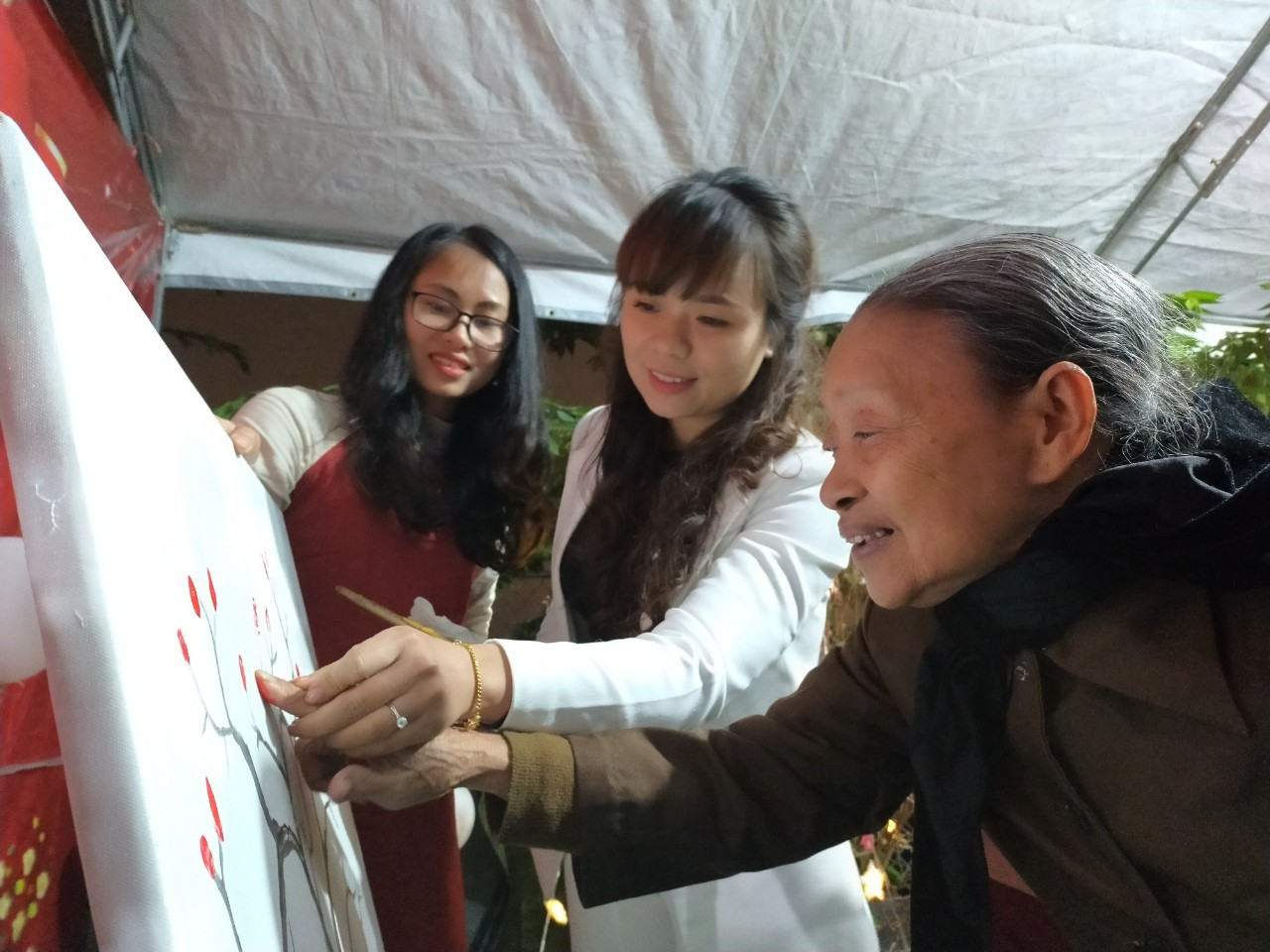 Tết đã về bên xóm ngụ cư ảnh 3