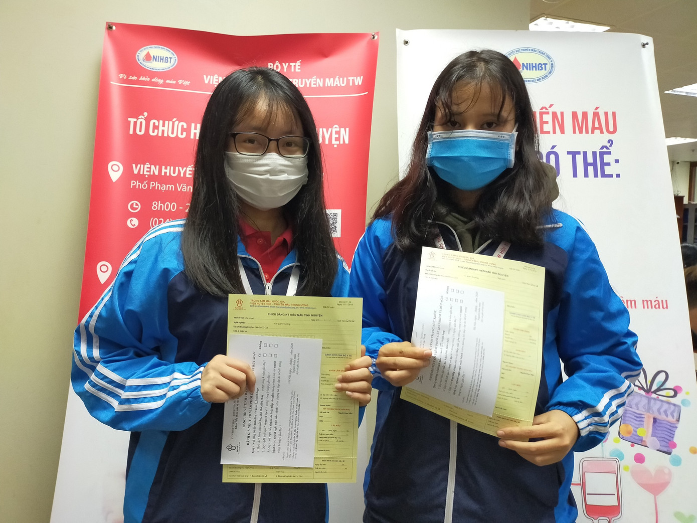 Bệnh viện thiếu máu, bạn trẻ không ngại dịch corona hiến máu tình nguyện ảnh 1