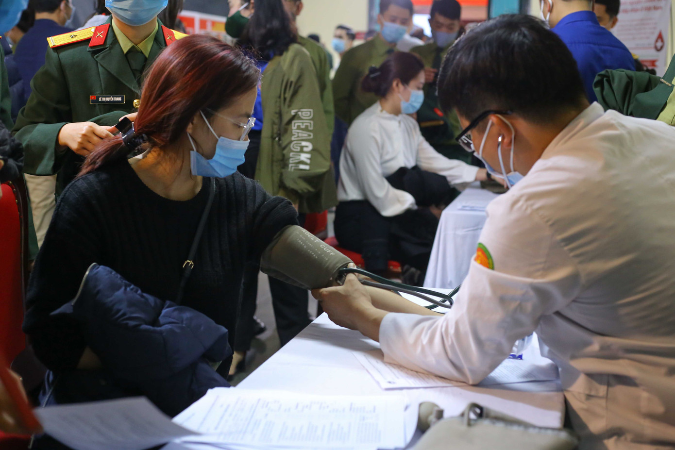 Tưng bừng ngày hội hiến máu 'Màu áo xanh trao giọt hồng yêu thương' ảnh 5