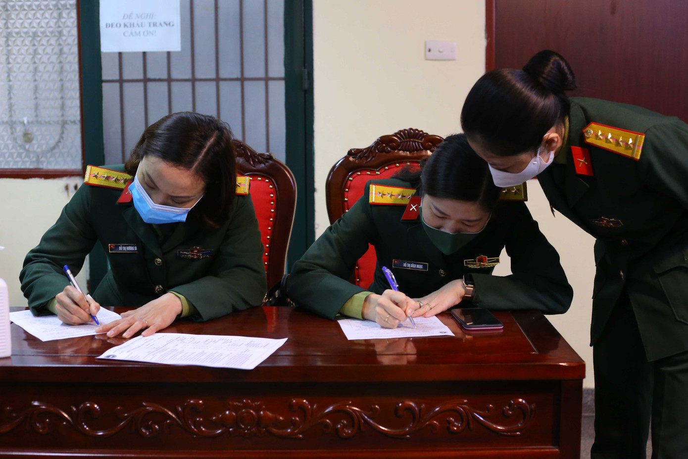 Tưng bừng ngày hội hiến máu 'Màu áo xanh trao giọt hồng yêu thương' ảnh 3