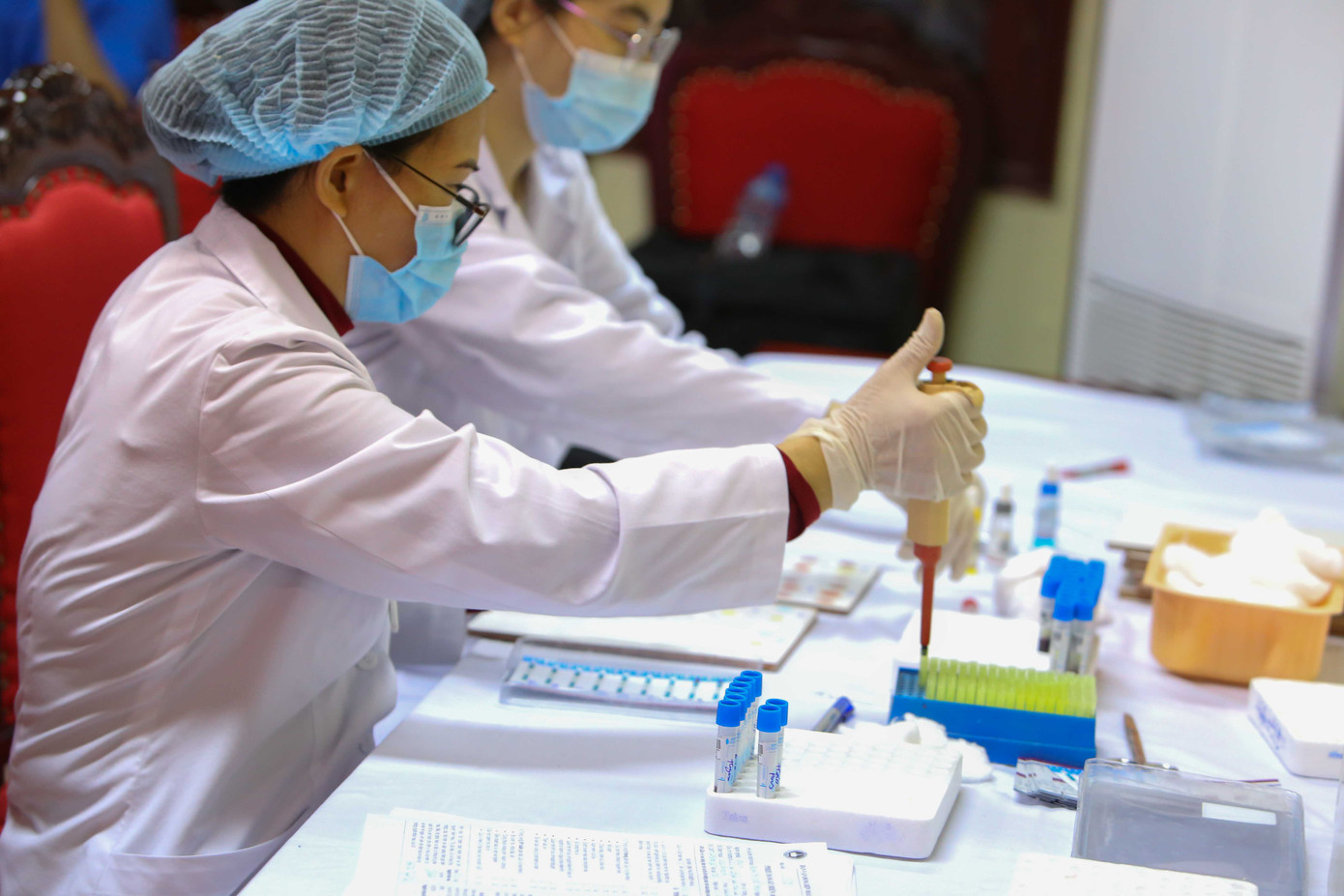 Tưng bừng ngày hội hiến máu 'Màu áo xanh trao giọt hồng yêu thương' ảnh 6