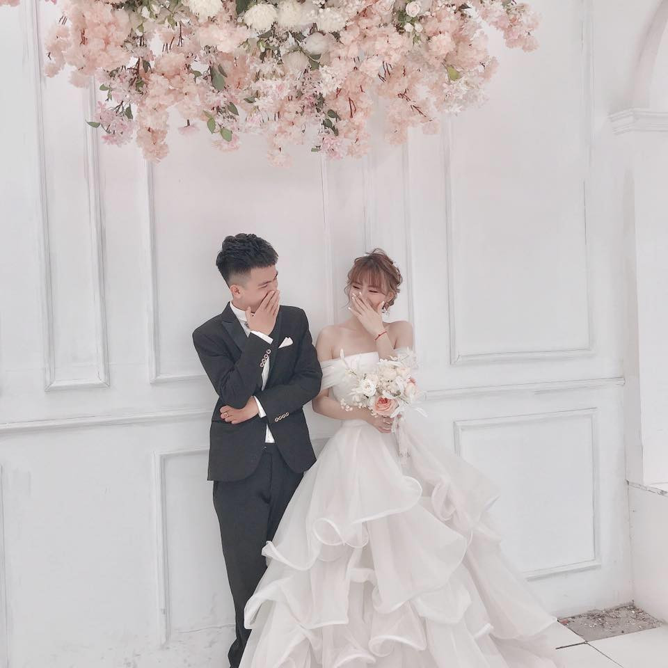 Trường cho nghỉ tránh dịch quá lâu, sinh viên ở nhà tổ chức đám cưới ảnh 1