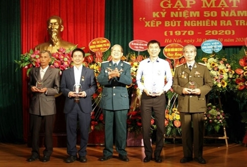 50 năm xếp bút nghiên lên đường đi chiến đấu ảnh 5