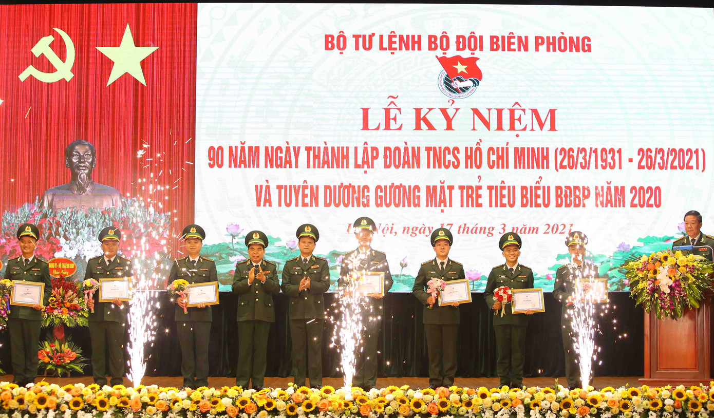 Tuyên dương 10 gương mặt trẻ Bộ đội Biên phòng ảnh 4