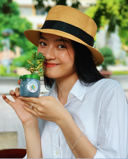 Sinh viên trường Báo tham gia 'Đổi nhựa – Lấy quà' ảnh 8