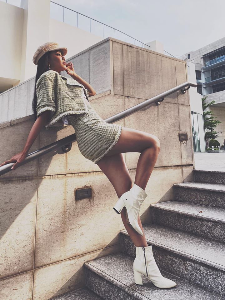 Mai Phương Thuý khoe eo thon sexy, Nguyễn Thị Loan đẹp dịu dàng với áo dài giữa đầm sen ảnh 10