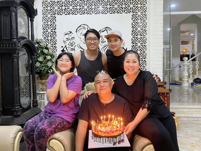 NSND Hồng Vân và Lê Tuấn Anh kỷ niệm 20 năm ngày cưới ảnh 1