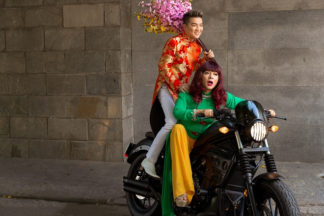 Loạt ảnh xuân ‘khó đỡ’ của đôi bạn Đàm Vĩnh Hưng – Vũ Hà ảnh 19