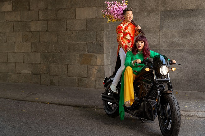 Loạt ảnh xuân ‘khó đỡ’ của đôi bạn Đàm Vĩnh Hưng – Vũ Hà ảnh 18