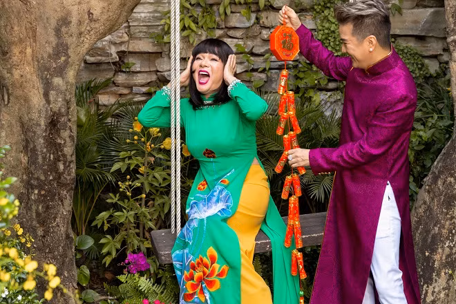 Loạt ảnh xuân ‘khó đỡ’ của đôi bạn Đàm Vĩnh Hưng – Vũ Hà ảnh 14