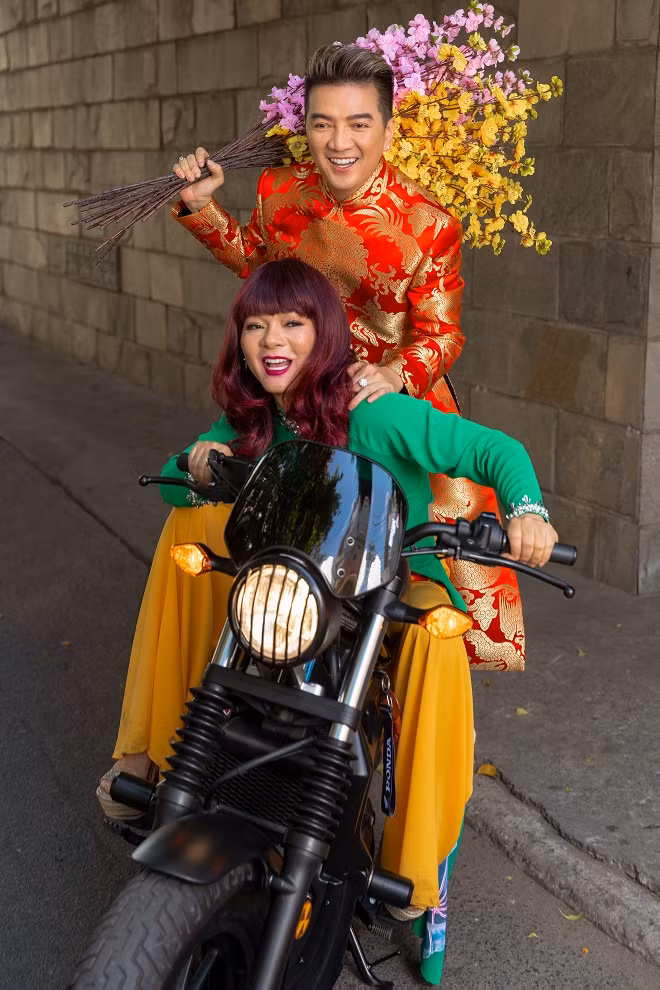 Loạt ảnh xuân ‘khó đỡ’ của đôi bạn Đàm Vĩnh Hưng – Vũ Hà ảnh 20