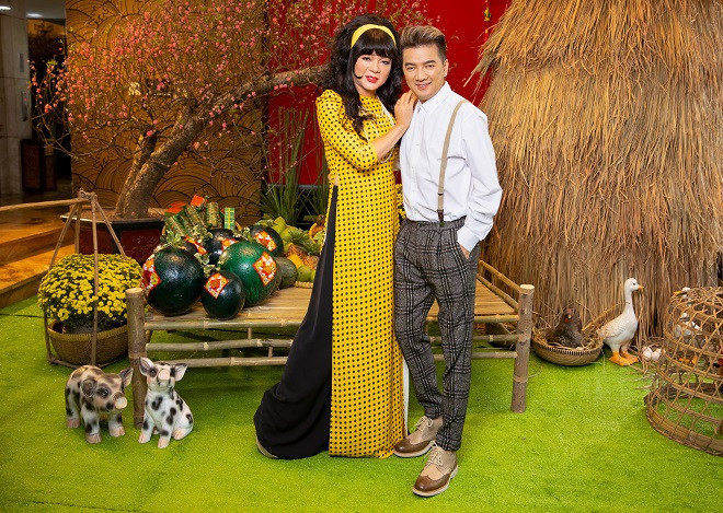 Loạt ảnh xuân ‘khó đỡ’ của đôi bạn Đàm Vĩnh Hưng – Vũ Hà ảnh 23