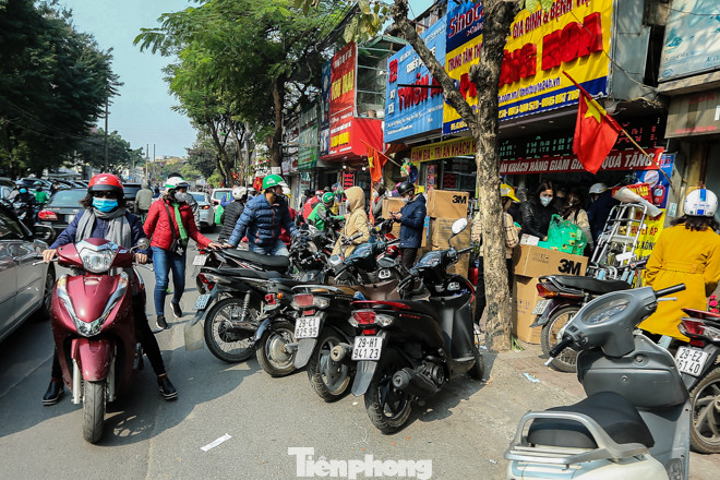 Chần chừ vài phút, khách hàng mua nước rửa tay nhận ngay giá 'cắt cổ' ảnh 2