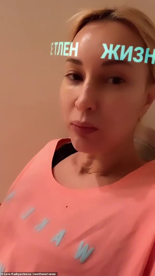 Nữ MC truyền hình bị vỡ túi ngực 15 năm, phải phẫu thuật khẩn cấp ảnh 4