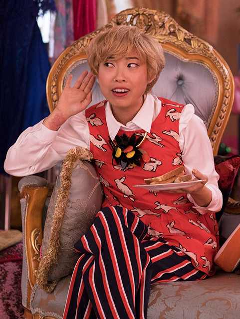 Nữ diễn viên gốc Á làm nên lịch sử tại Quả cầu vàng 2020 là ai? ảnh 2