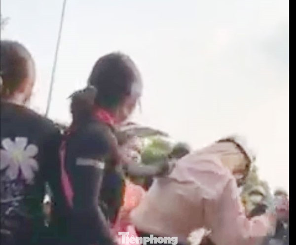 Công an Bình Phước thông tin vụ nữ sinh bị đánh hội đồng dã man ảnh 1