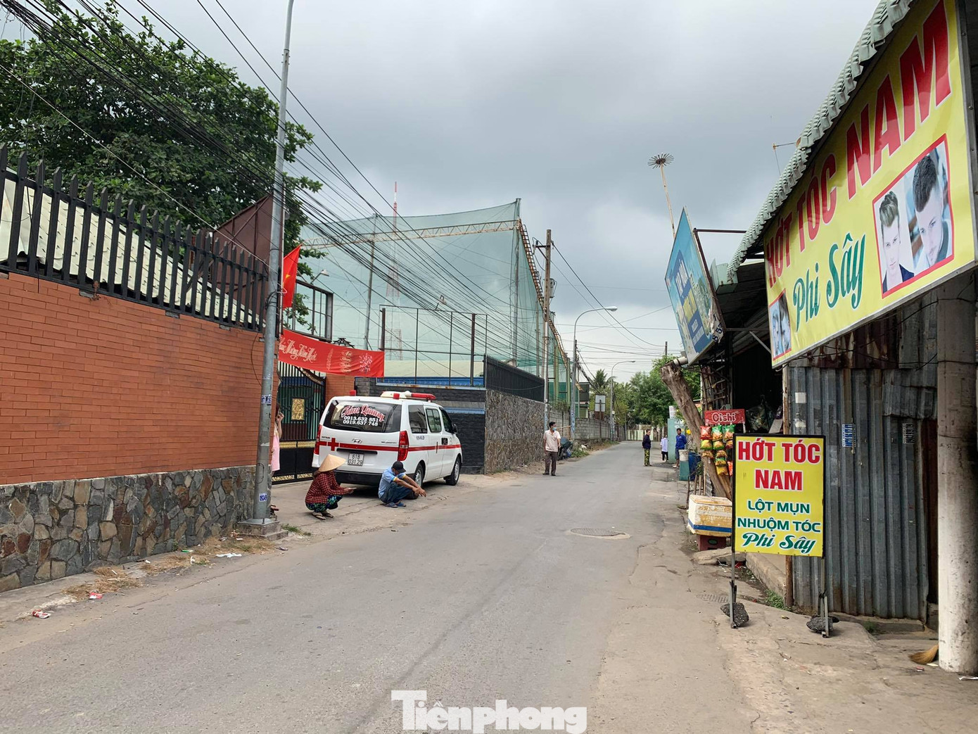 Tá hỏa phát hiện thợ hồ chết treo cổ trong phòng trọ ảnh 1