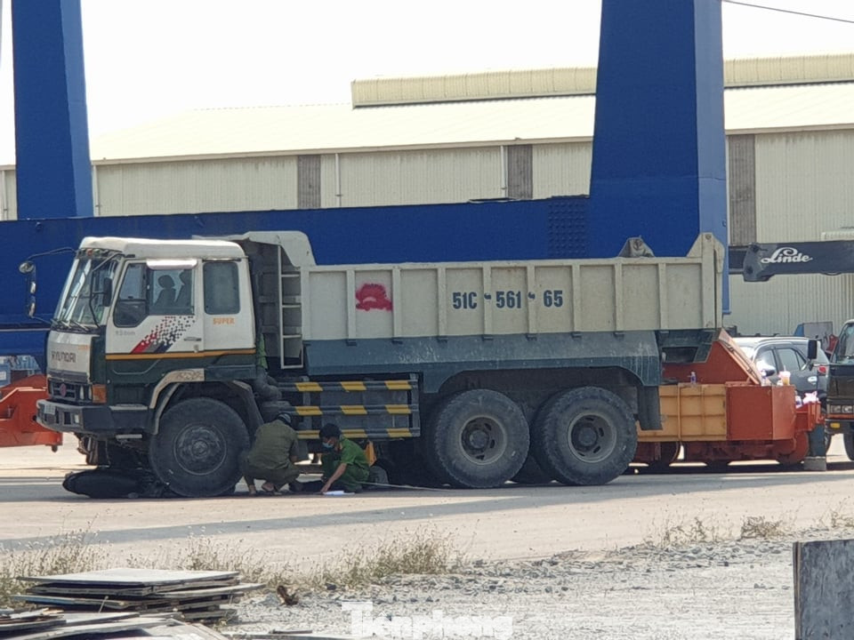 Người đàn ông bị xe tải cán chết tại cảng ở Bình Dương ảnh 1
