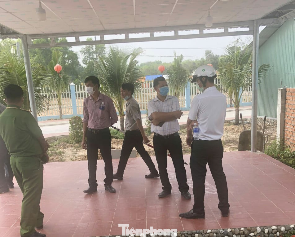 Lãnh đạo xã ở Bình Dương nói gì vụ leo rào kiểm tra quán không thông báo? ảnh 1