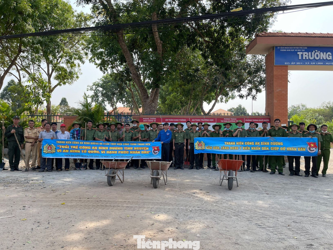 Loạt hành động ý nghĩa mừng sinh nhật Đoàn của tuổi trẻ Công an Bình Dương ảnh 1