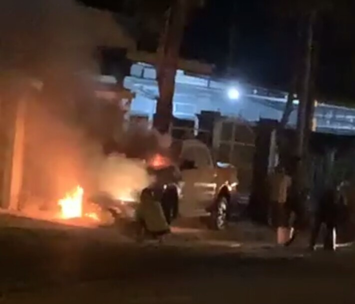 Ô tô bán tải tông xe máy bốc cháy dữ dội, 2 người thương vong ảnh 1