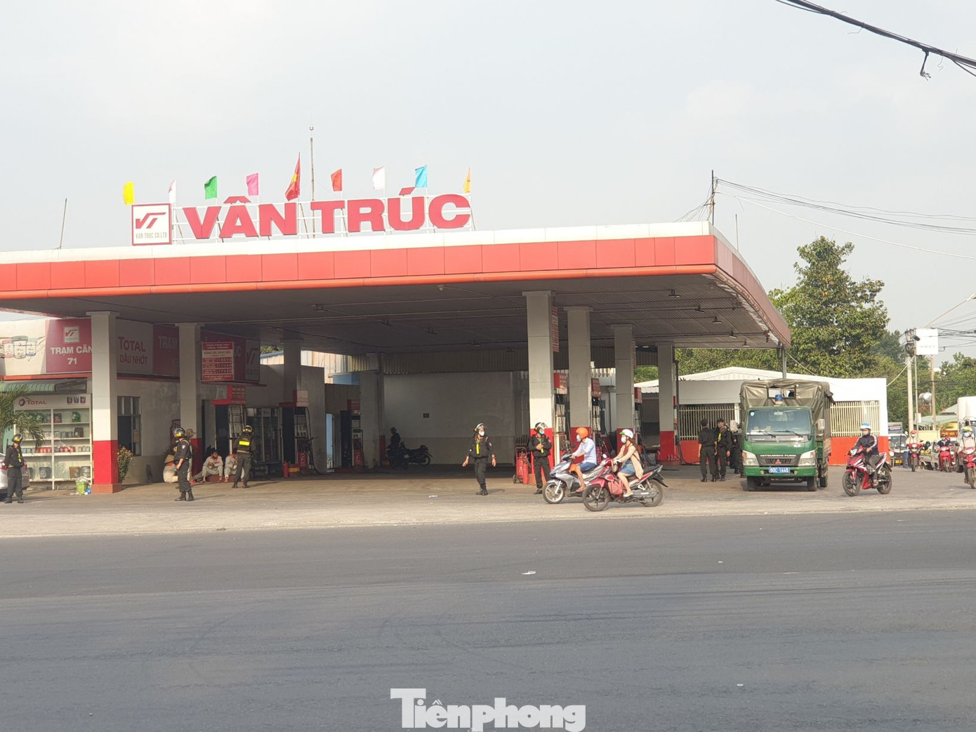 Công an Bình Dương nói gì về việc khám xét, niêm phong loạt cây xăng? ảnh 1