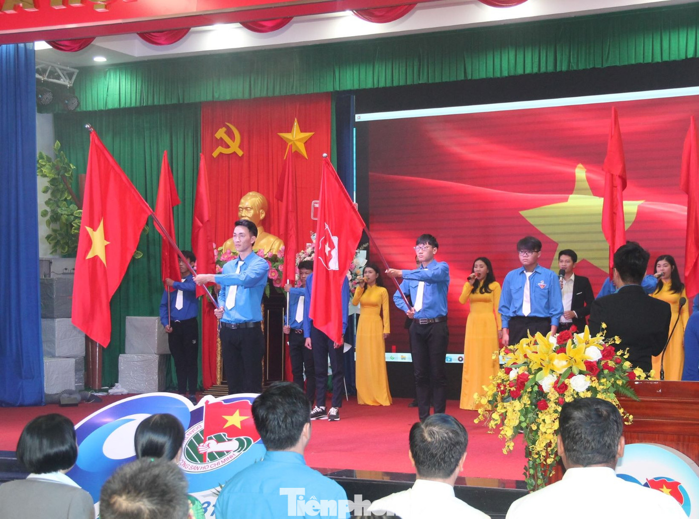 Tuyên dương những tấm gương quên mình vì cộng đồng ảnh 1