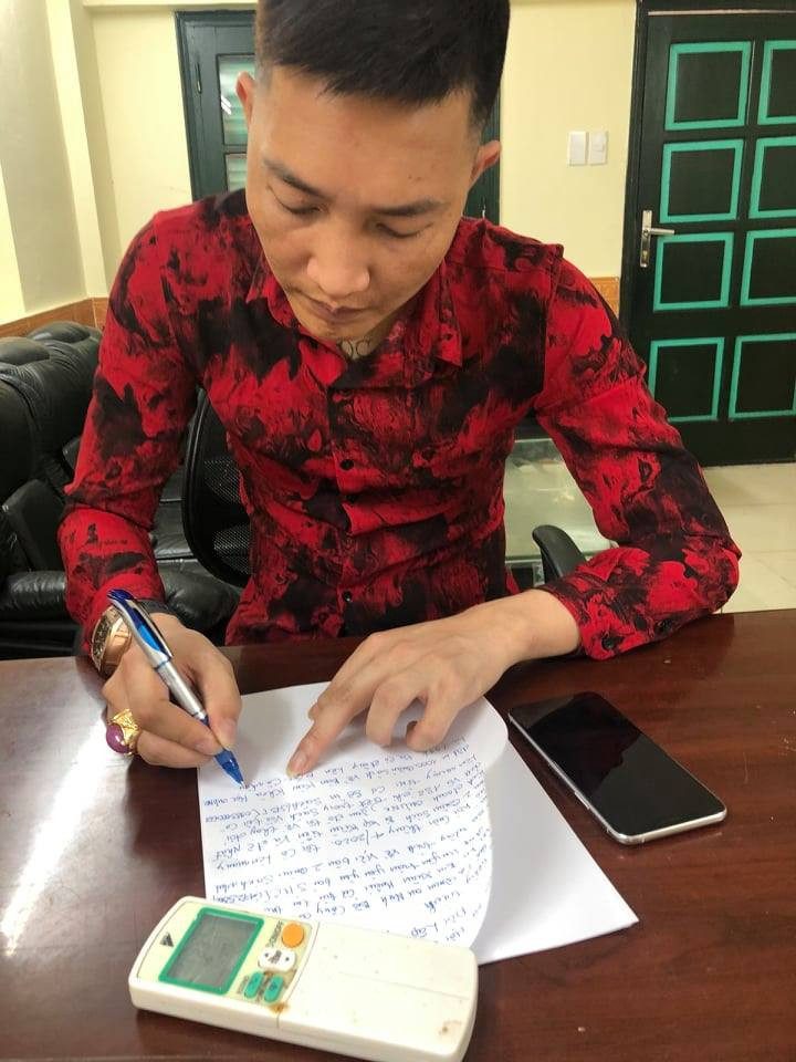 Huấn ‘hoa hồng’ bị phạt 17,5 triệu đồng vì xuất bản ‘chui’ sách dạy làm giàu ảnh 1