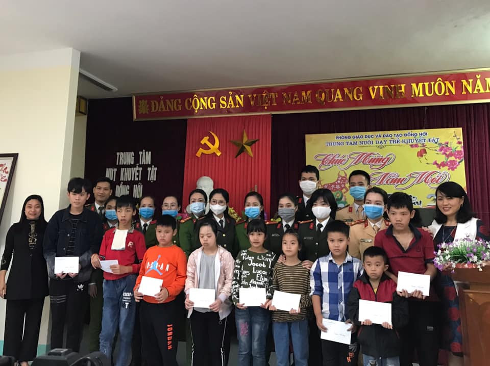 Tuổi trẻ Quảng Bình sôi nổi nhiều chương trình ý nghĩa cho cộng đồng ảnh 2